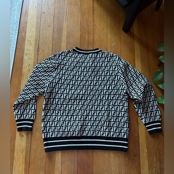 Black and White Sweater - Picture 3 of 5